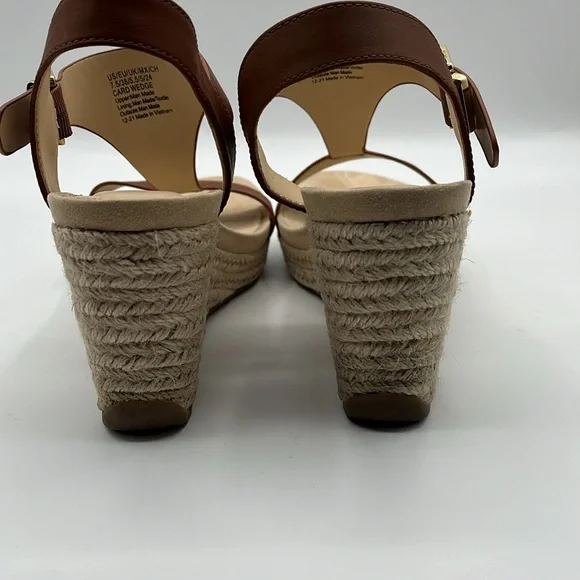 Kenneth Cole REACTION Women's T-Strap Wedge Sandal, Tan - Picture 4 of 8